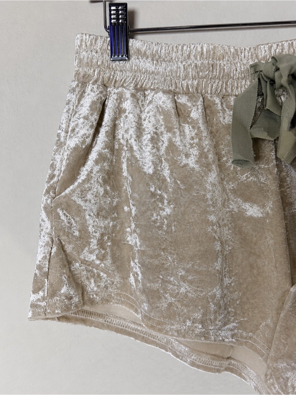 NWT Cotton Candy LA Champagne Crushed Velvet Lounge Shorts M - Picture 5 of 11